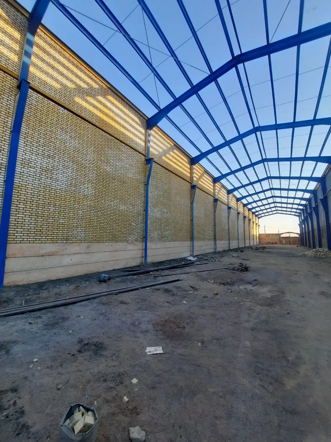 اجاره سوله و چهاردیواری با برق وگاز بالا|اجارهٔ دفتر صنعتی، کشاورزی، تجاری|برخوار, |دیوار