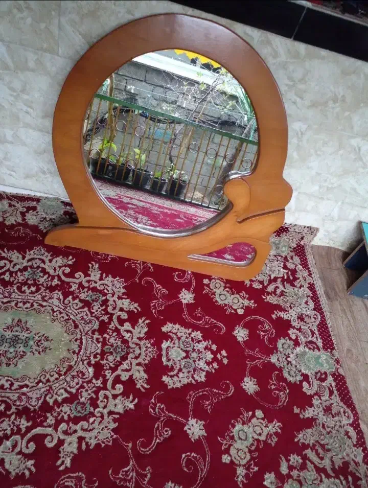 اینه|آینه|لشت نشا, |دیوار