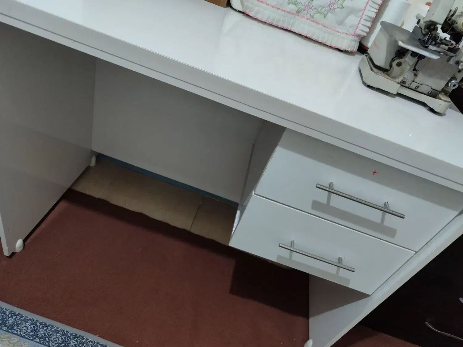 چرخ سردوز،همراه با میزکار و صندلی|چرخ خیاطی و ریسندگی|شهرکرد, |دیوار