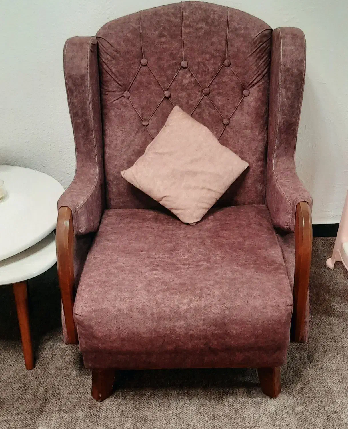 مبل|مبلمان خانگی و میز عسلی|رشت, چله خانه|دیوار