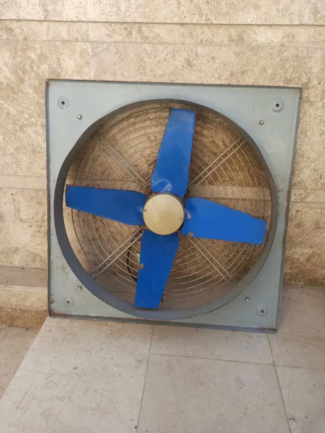 هواکش الکتروفن|پنکه و تصفیه‌کنندهٔ هوا|قم, دروازه چوبی|دیوار