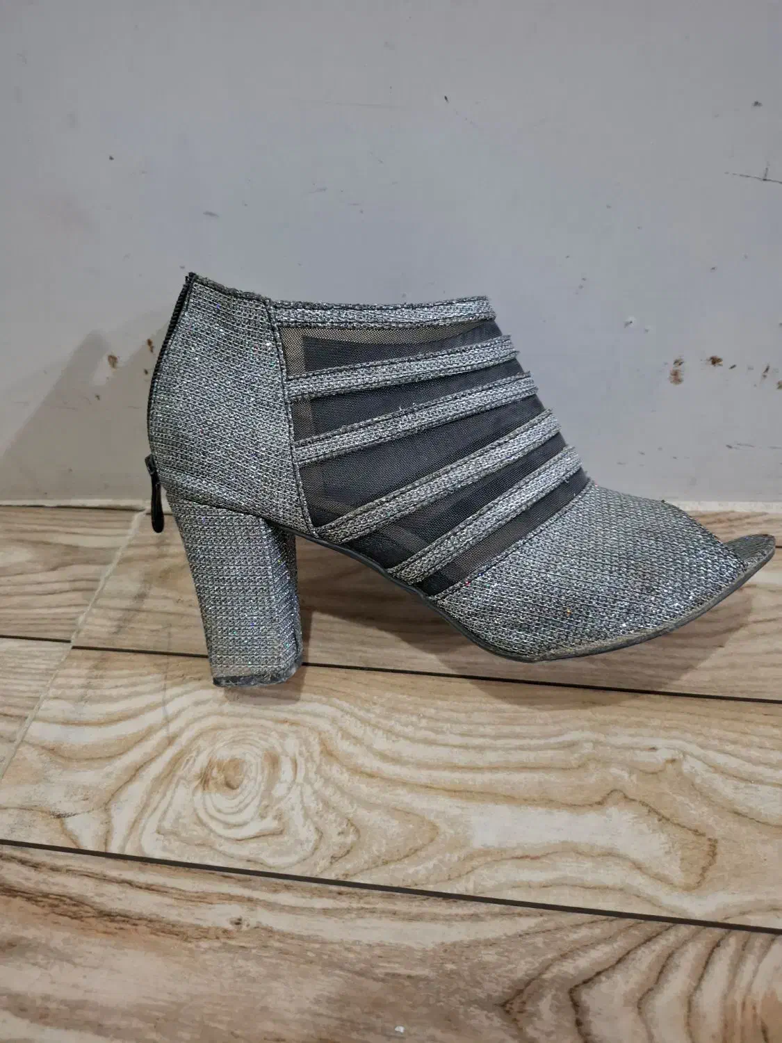 کفش مجلسی|کیف، کفش، کمربند|سرپل ذهاب, |دیوار