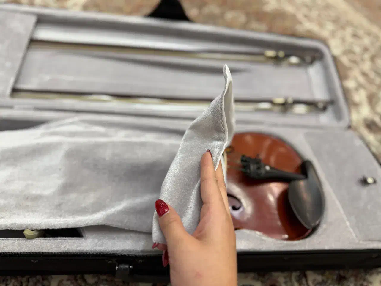 ویولن|ویولن|پردیس, فاز ۸|دیوار