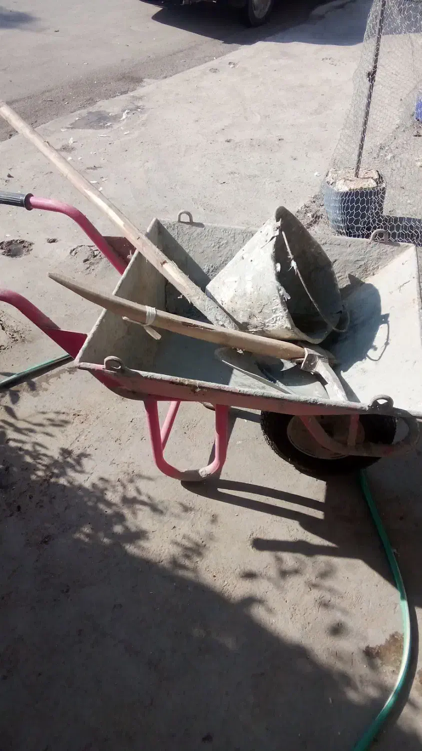 فرغون وبیل و کلنگ|ابزارآلات|قنوات, |دیوار