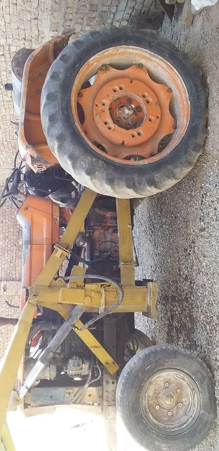 تراکتور فرگوسن مدل ۱۳۶۹ و رومانی|خودرو سنگین|کاشان, راه آهن کاشان|دیوار