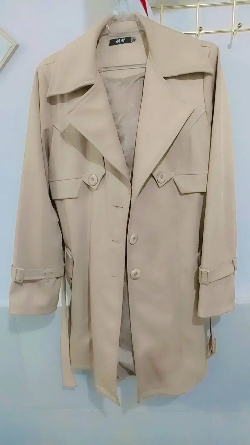 پالتو|لباس|مشهد, موعود|دیوار