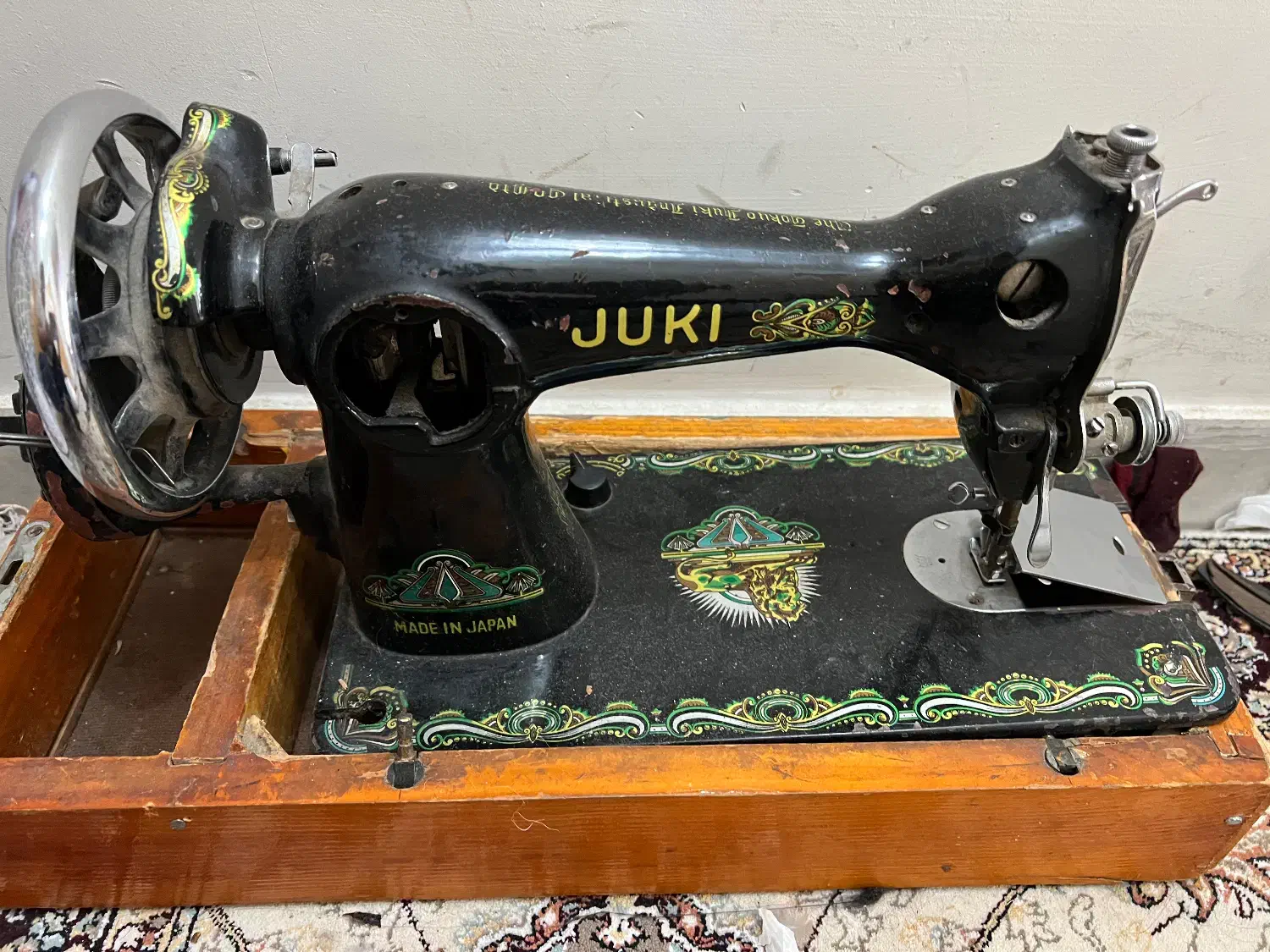 چرخ خیاطی جوکی عتیغه|کلکسیون اشیاء عتیقه|شیراز, زرگری|دیوار