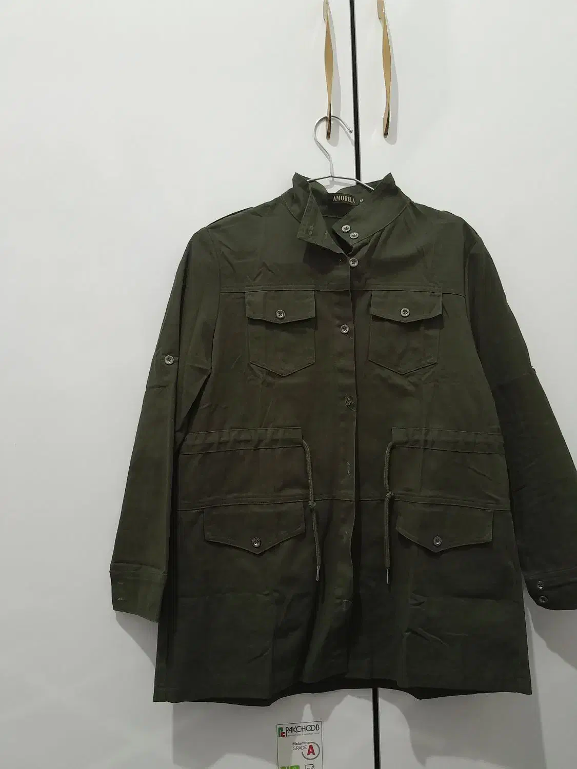 مانتو|لباس|زاغه, |دیوار