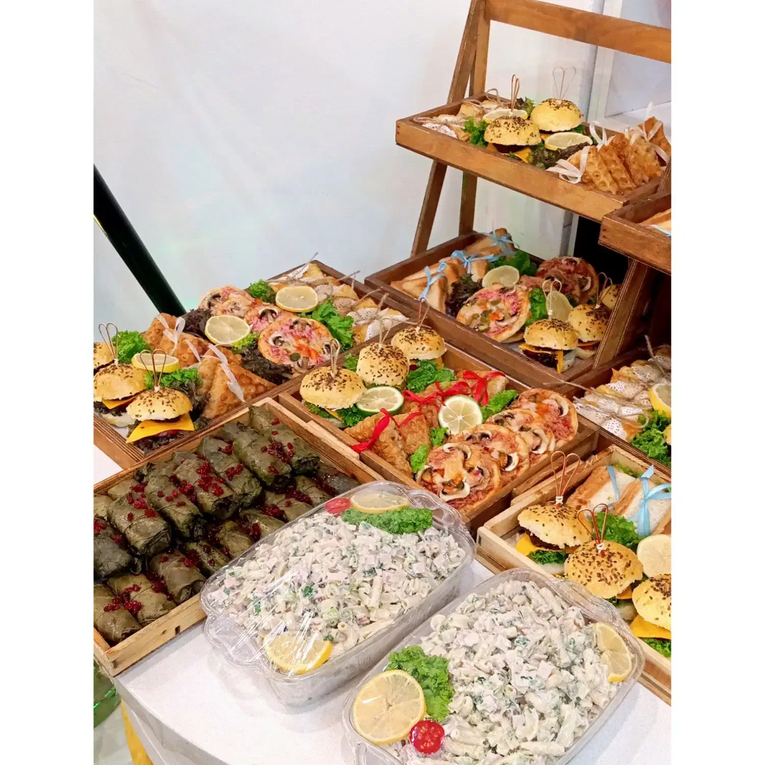 فینگرفود و سینی مزه و..|خدمات پذیرایی، مراسم|پرند, فاز ۴|دیوار