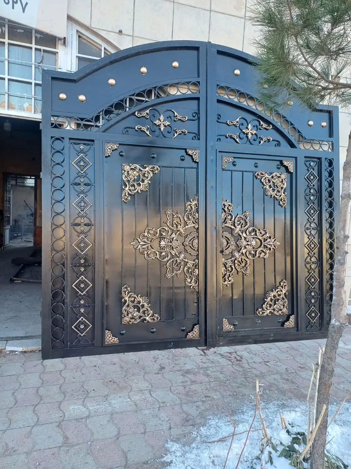 درب پنجره حفاظ شاخ گوزنی|خدمات پیشه و مهارت|گلبهار, شهر جدید گلبهار|دیوار