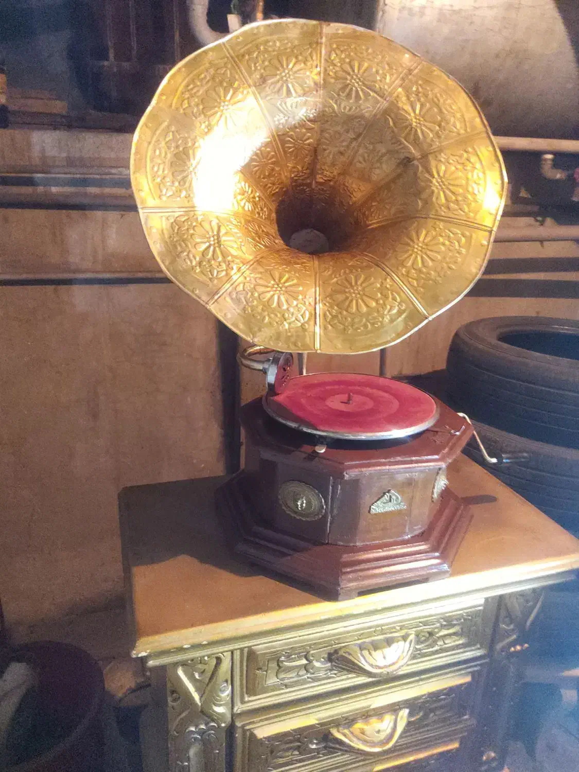گرامافون کوکی قدیمی سالم گرام|کلکسیون اشیاء عتیقه|تهران, خواجه نظام الملک|دیوار