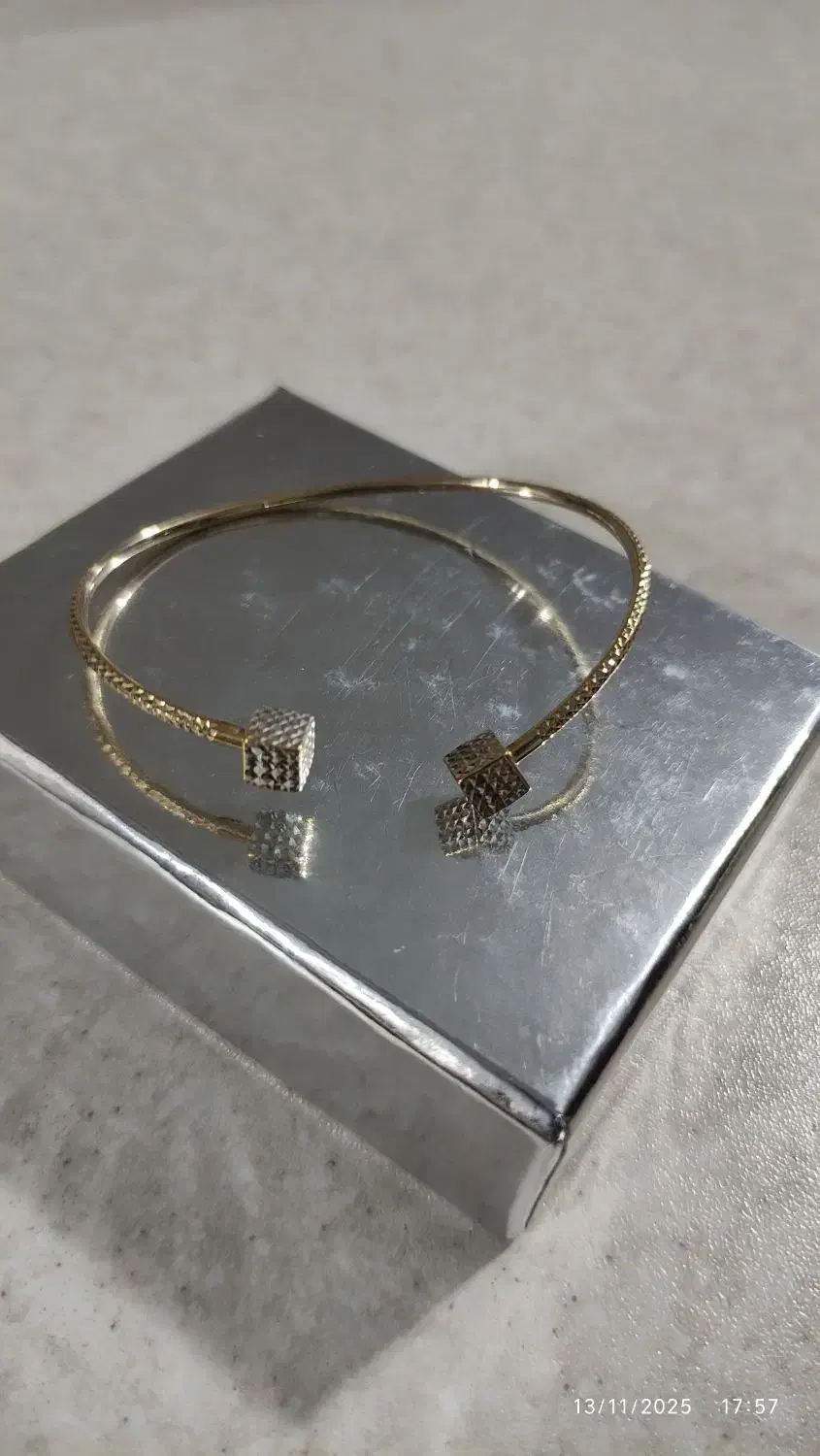 طلا در حد نو|جواهرات|فردیس, فردیس|دیوار