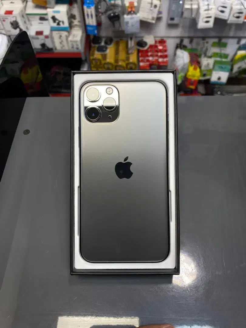 iPhone 11 pro 256g|موبایل|رشت, پیرسرا|دیوار
