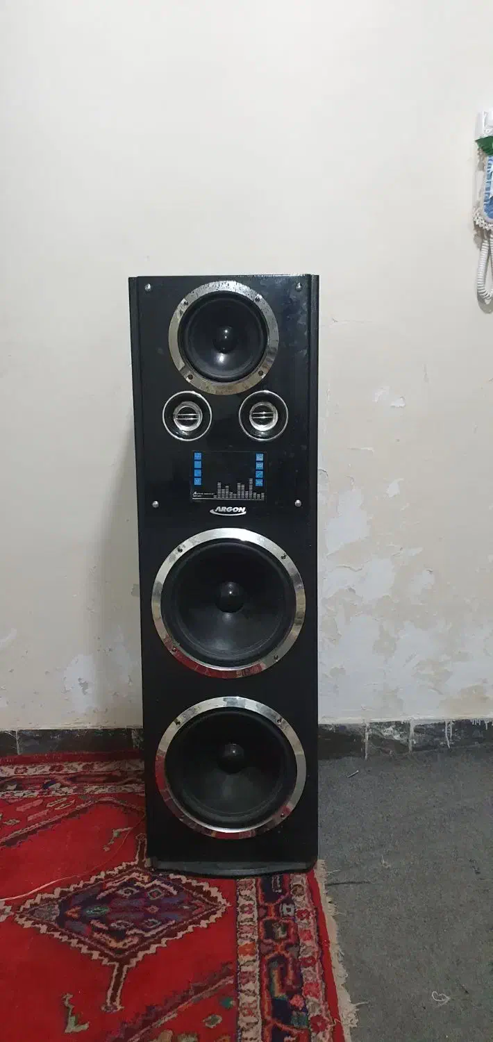 باند بزرگ اسپیکر ۱۰۸ قد فلشخور نیست|سیستم صوتی خانگی|همدان, |دیوار