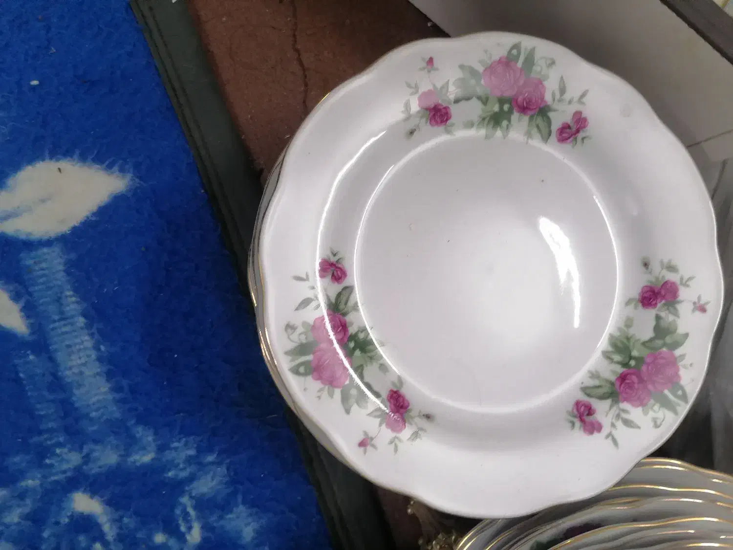 چینی  گل سرخ|ظروف سرو و پذیرایی|قم, شهرک مهدیه (مدرس)|دیوار