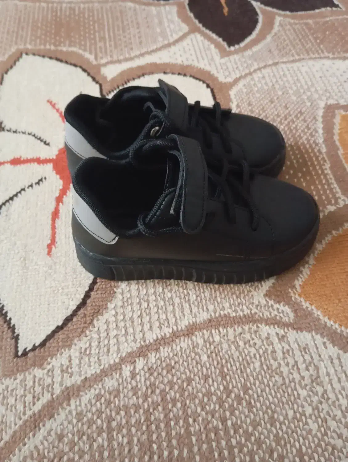 کفش کتونی بچگانه در حد نو سایز 27|کفش و لباس بچه|پاکدشت, شهرک امام رضا|دیوار