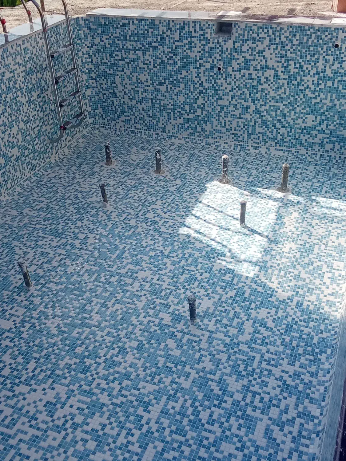 اجرای کاشی استخر|خدمات پیشه و مهارت|ساری, |دیوار