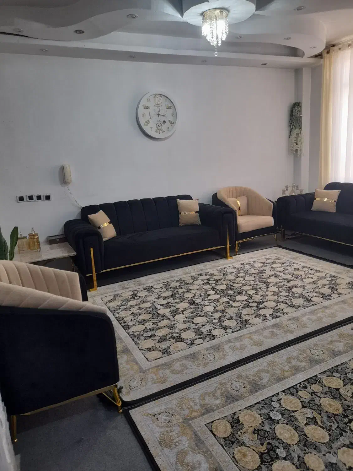 ۸نفره همراه با عسلی|مبلمان خانگی و میز عسلی|آبیک, |دیوار