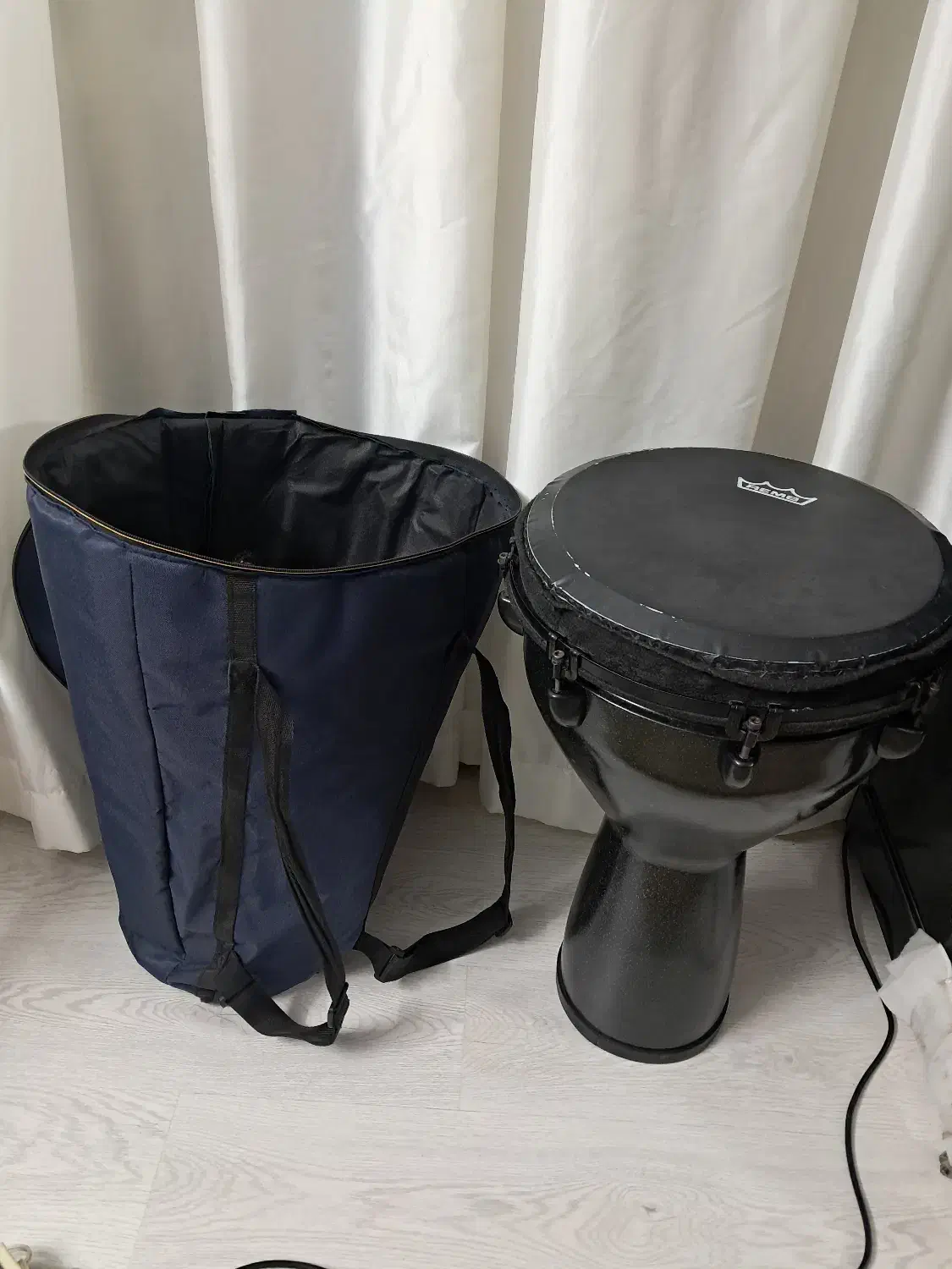 جیمبی|درام و پرکاشن|شیراز, بعثت|دیوار