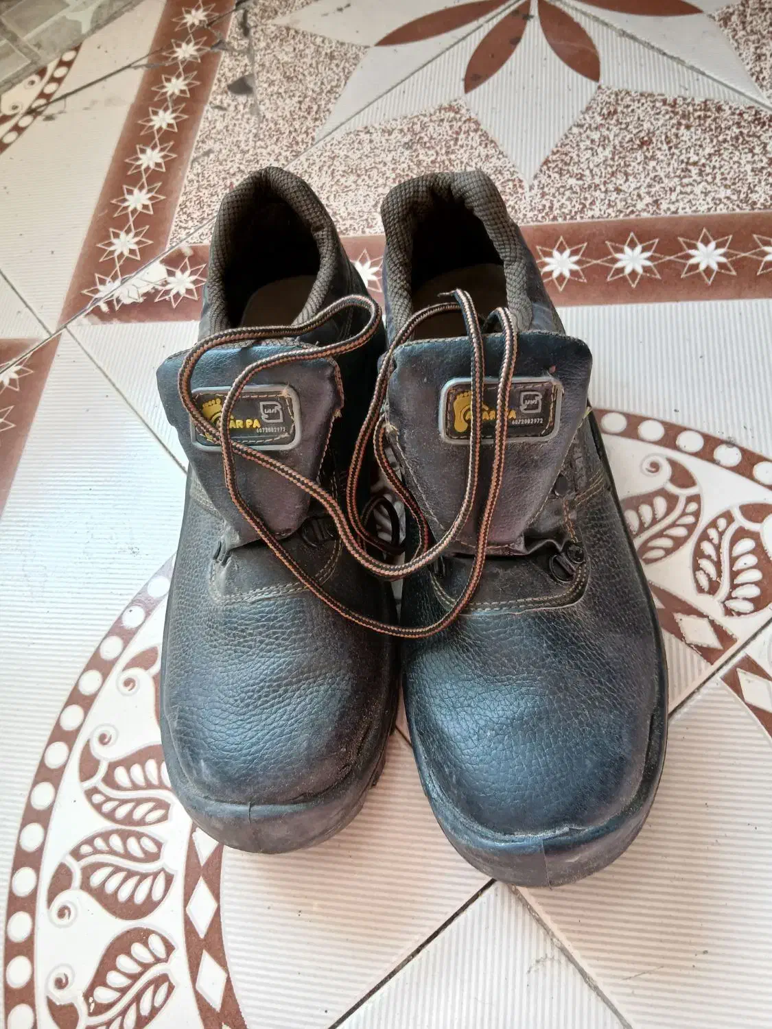 کفش های آهنی|کیف، کفش، کمربند|یزد, |دیوار