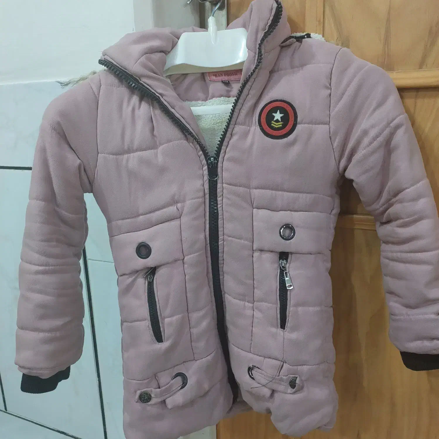 کاپشن دخترانه|کفش و لباس بچه|نجف‌آباد, دلگشا|دیوار