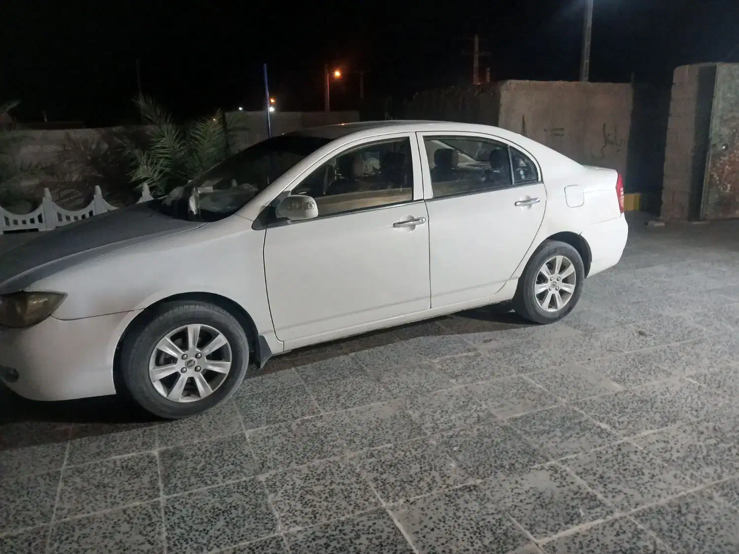 فروشومعاوضهلیفان۶۲۰موتور۱۸۰۰مدل۹۴|خودرو سواری و وانت|ملکآباد, |دیوار