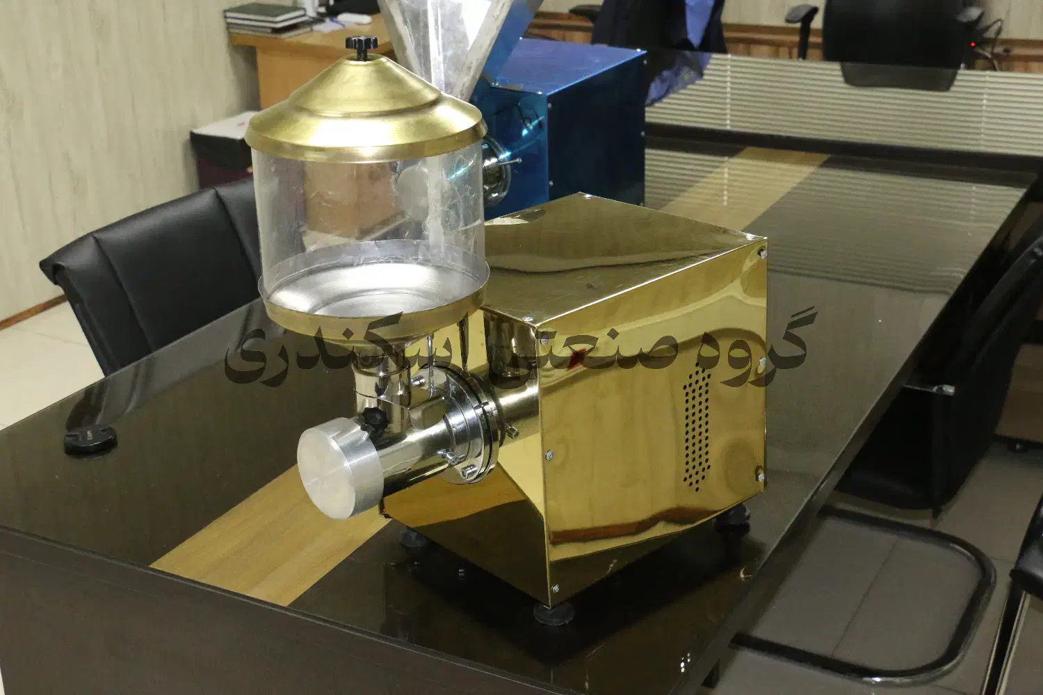 دستگاه کره گیر ارده گیری مغزیجات بادام زمینی آجیل|فروشگاه و مغازه|کرمانشاه, |دیوار