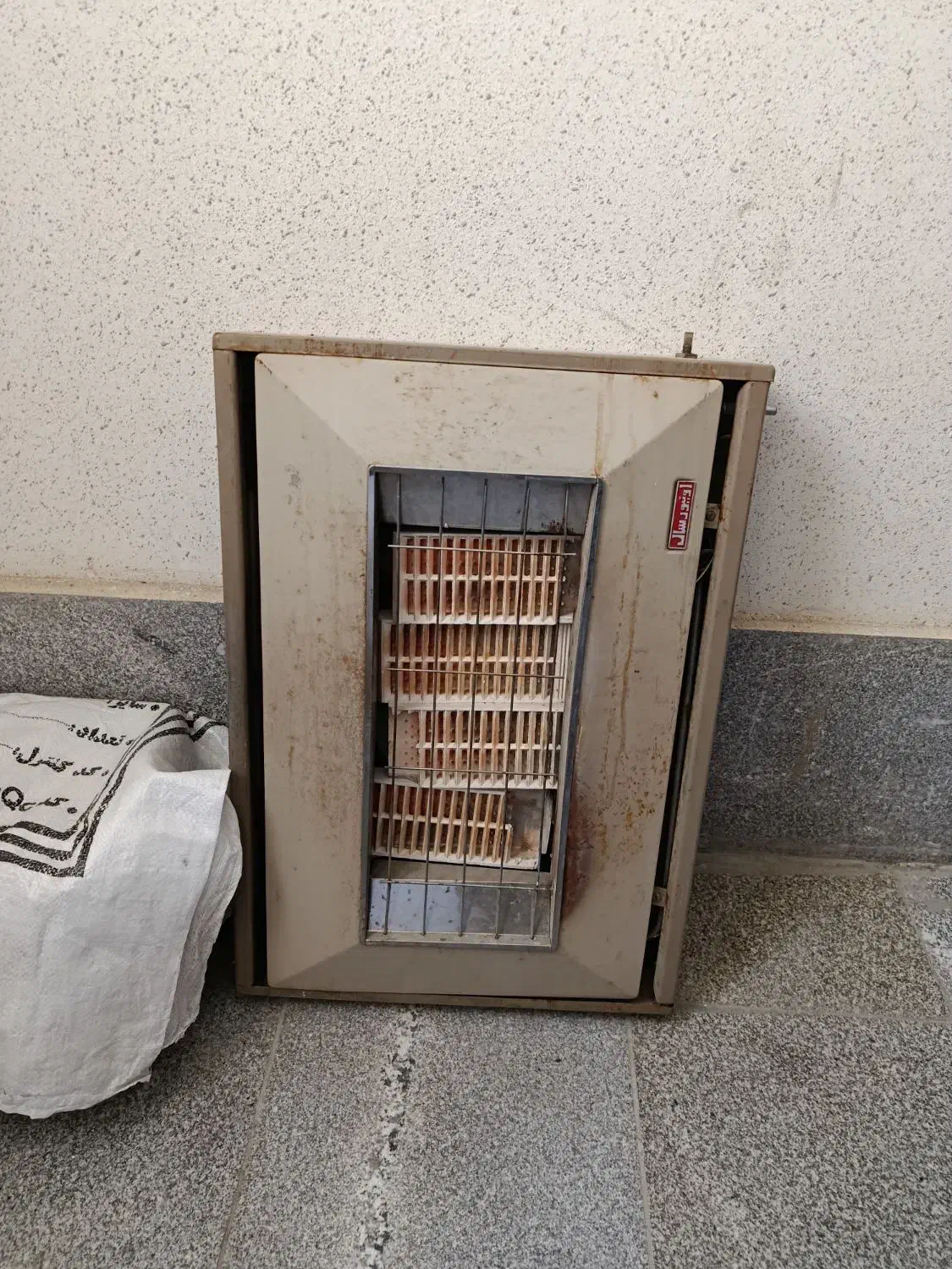 بخاری دیواری گازی|بخاری، هیتر، شومینه|زرقان, |دیوار