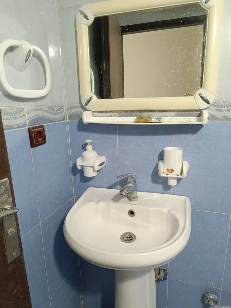 سرویس رو شوئی به همراه آینه و شیر الات|لوازم سرویس بهداشتی|کرمان, |دیوار