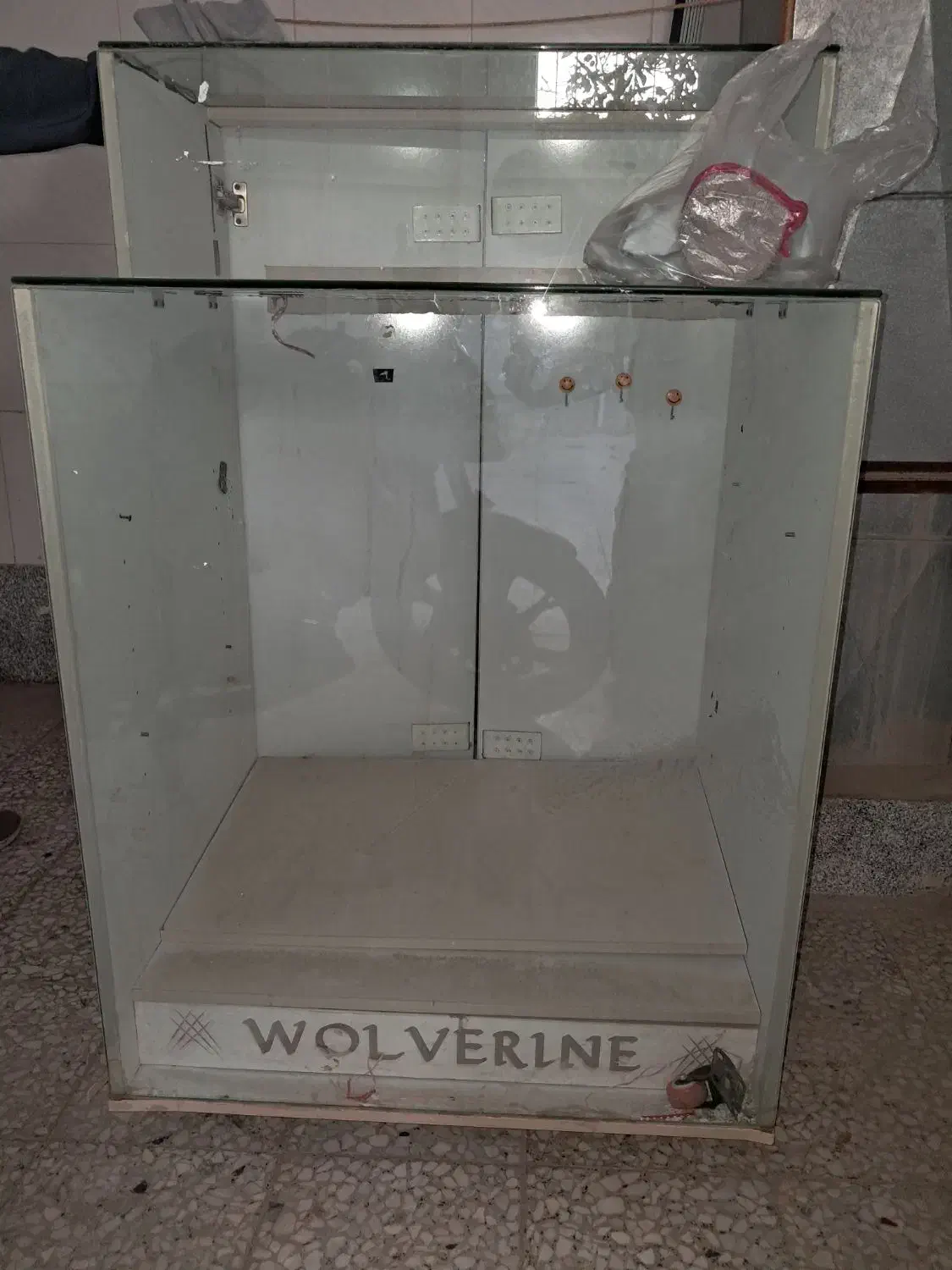 فروش فوری ویترین شیشه ای|فروشگاه و مغازه|شاهین‌شهر, عطار|دیوار