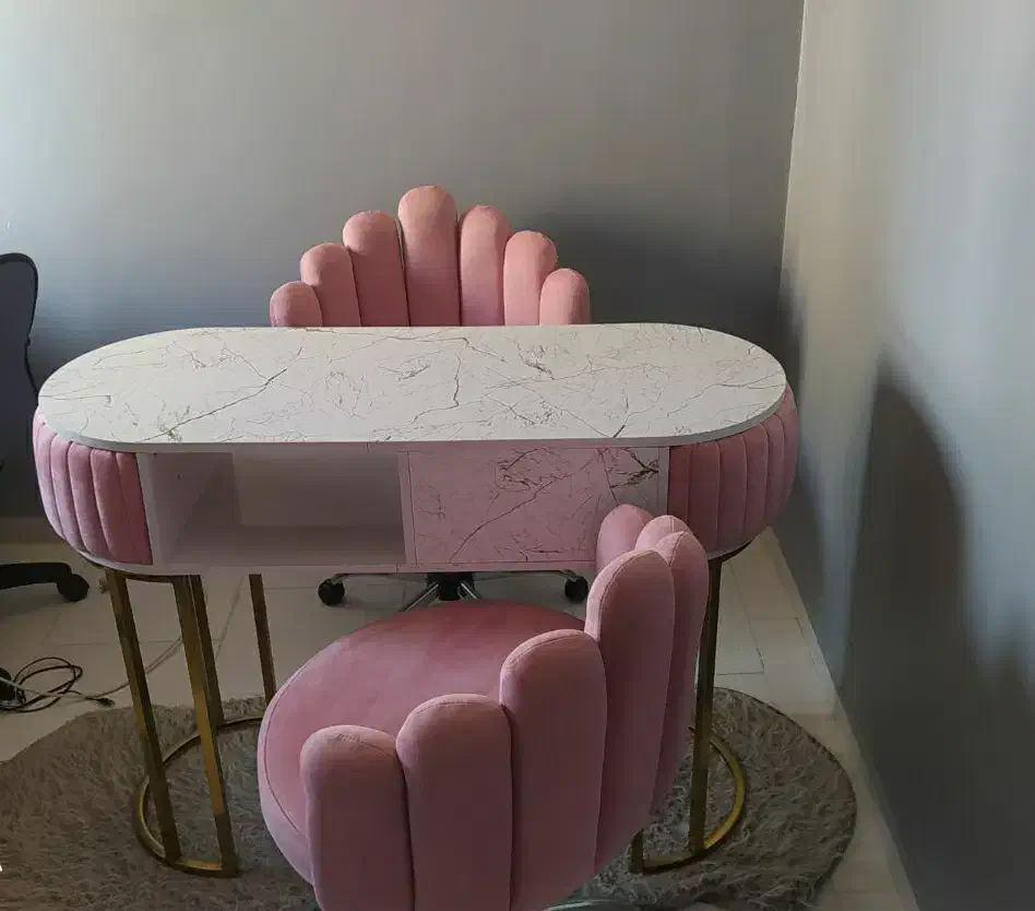 میز ناخن کاملا سالم و نو|آرایشگاه و سالن‌های زیبایی|پرند, فاز ۶|دیوار