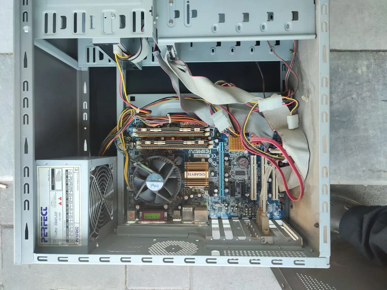 کامپیوتر قدیمی|رایانه رومیزی|قزوین, |دیوار