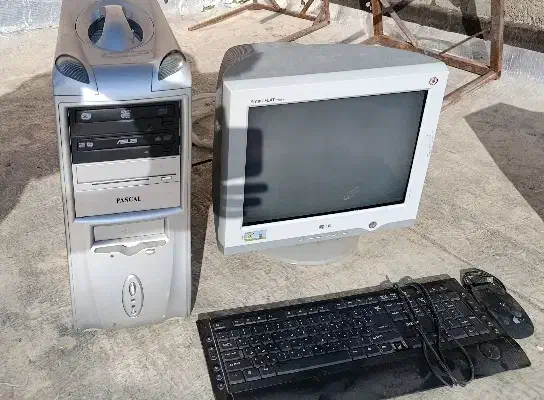 کامپیوتر سالم قدیمی|رایانه رومیزی|شاهین دژ, |دیوار