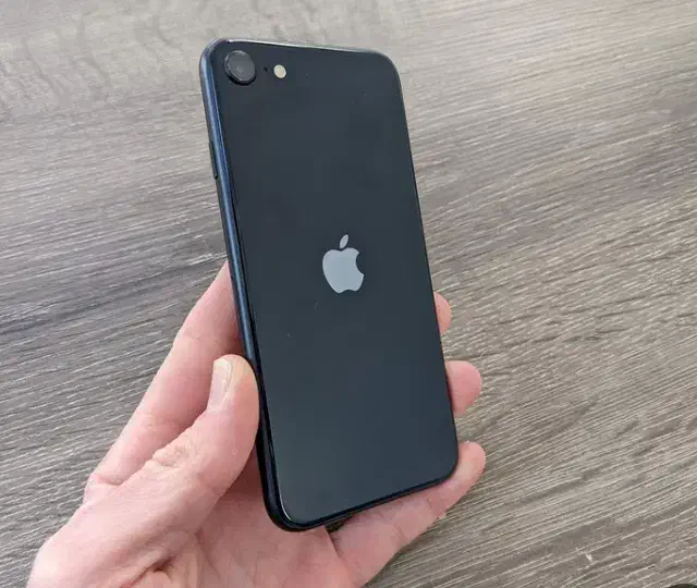 ایفون SE2020|موبایل|تهران, هاشم‌آباد|دیوار