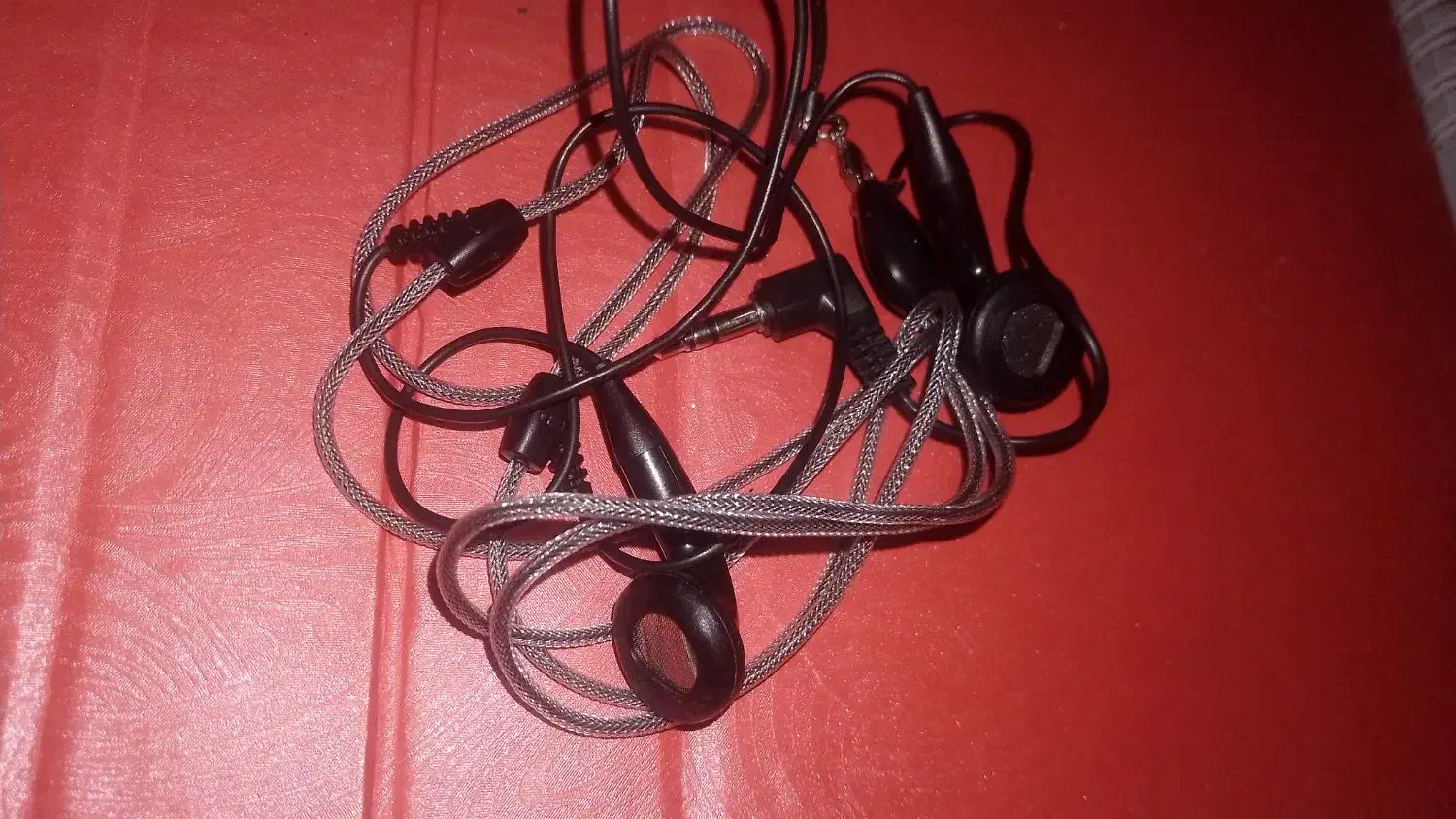 تعدادی هندزفری با سیم|پخشکننده همراه|تهران, استاد معین|دیوار