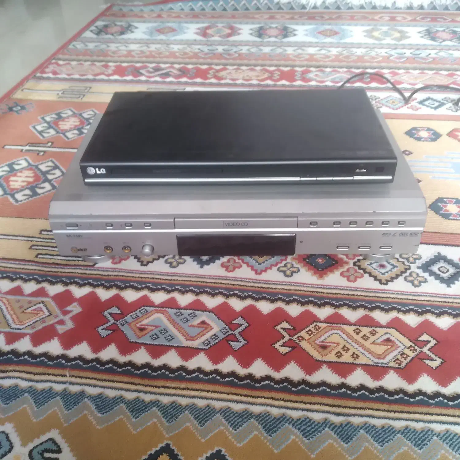 یه ویدعو قدیمی کاملا سالم|پخشکننده DVD و ویدیو|گرگان, |دیوار