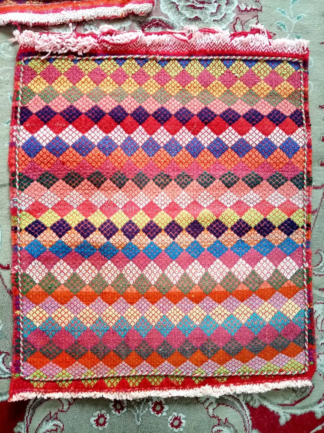 گبه پشتی مناسب تزئین و آثار دستی|گلیم، جاجیم، گبه|شهرضا, |دیوار