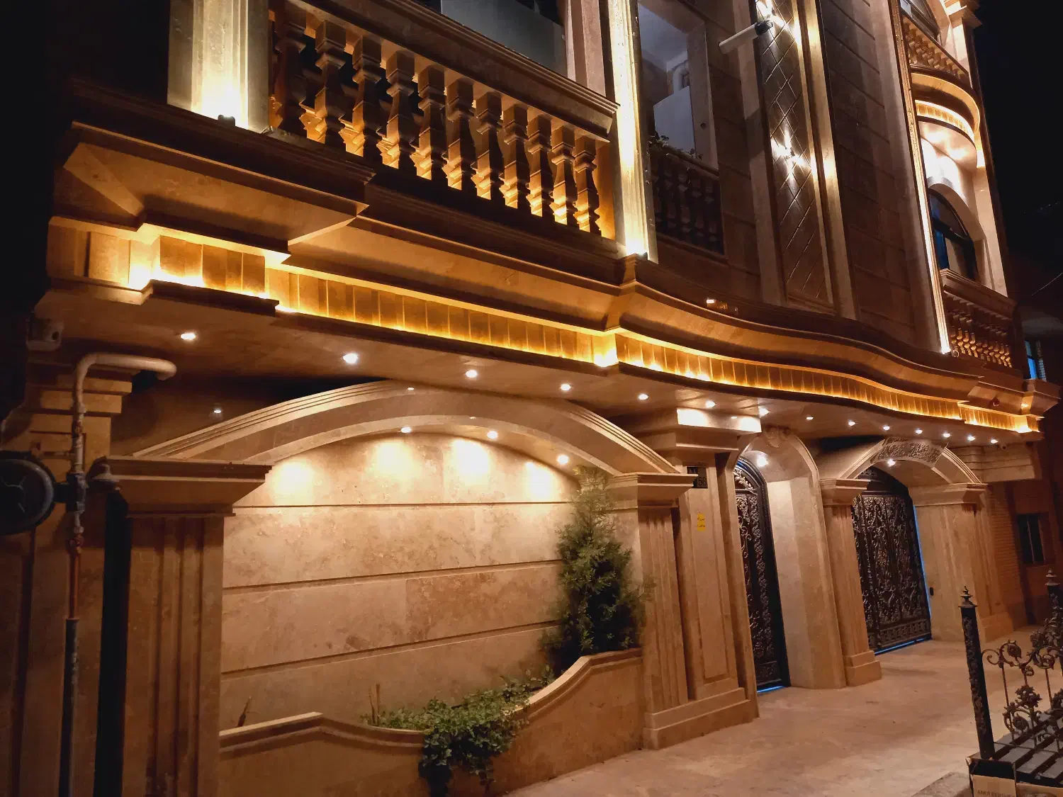 تک‌واحدی ۱۸۰ متری نما رومی رازی|اجارهٔ آپارتمان|شاهین‌شهر, خانه کارگر|دیوار