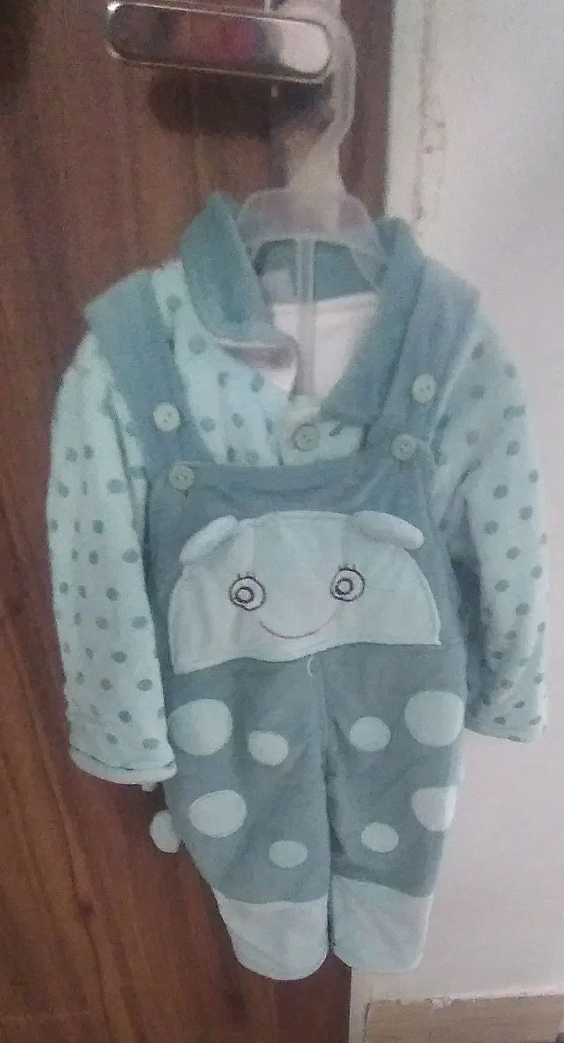 سرهمی بسیار گرم ودرحدنو|کفش و لباس بچه|خمین, |دیوار