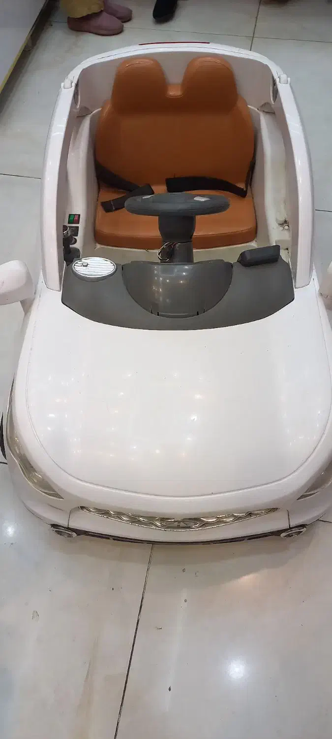 ماشین شارژی سفید آمریکایی|اسباب‌بازی بچه|لاهیجان, امیرشهید|دیوار