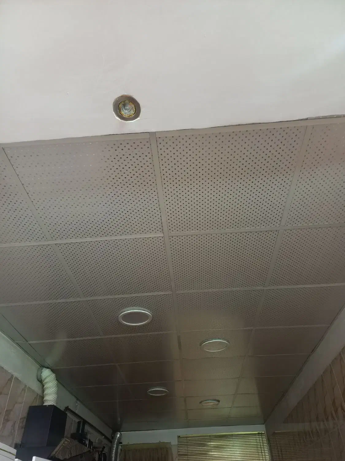 ۳۶ عدد پنل سقفی. ۶۰در ۶۰ همراه با چهار عدد لامپ|لامپ و چراغ|نورآباد, |دیوار