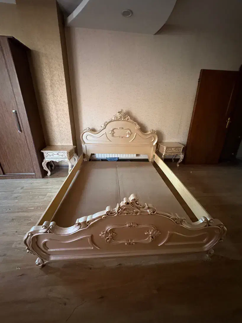 سرویس خواب|تخت و سرویس خواب|اصفهان, باغ زرشک|دیوار