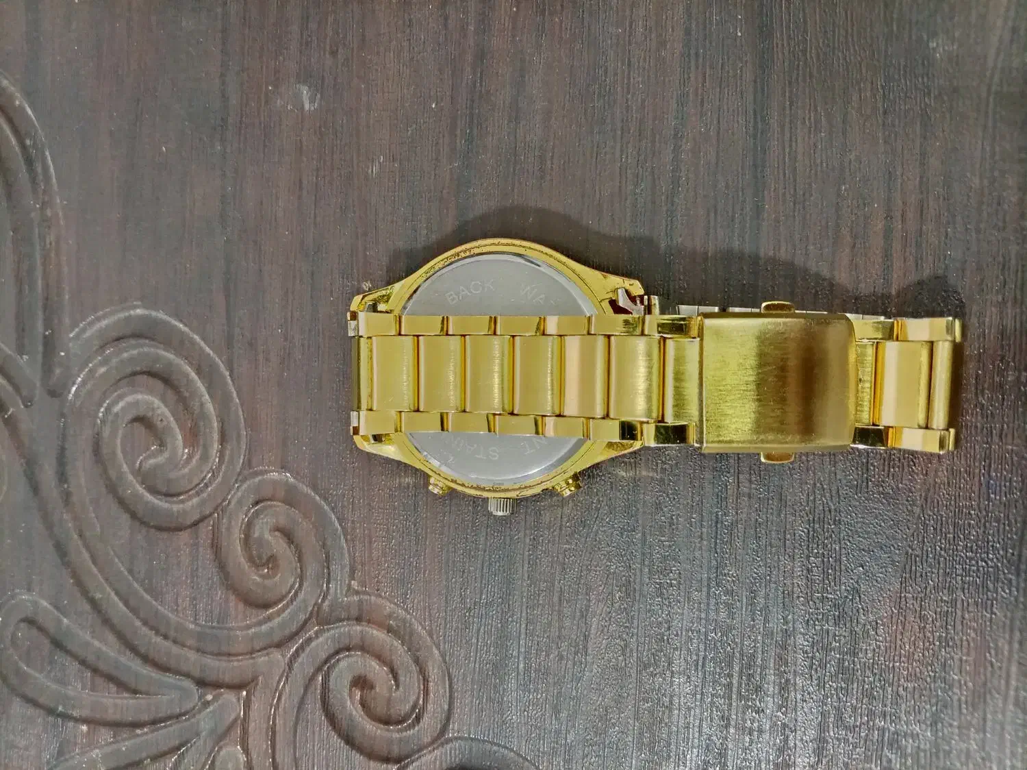 ساعت مچی|ساعت|نیشابور, کوی فرهنگیان|دیوار