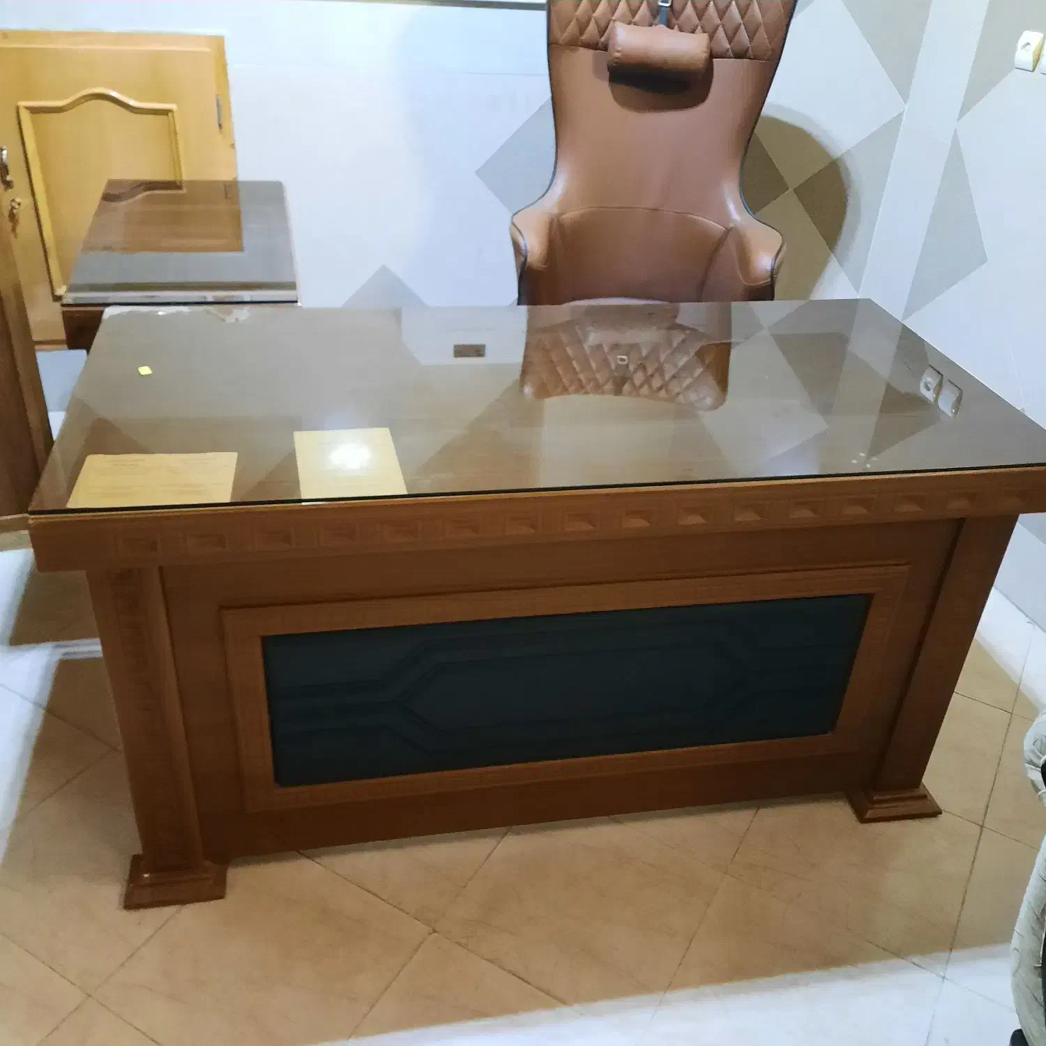 میز و صندلی اداری|مبلمان اداری|قم, باجک دو|دیوار