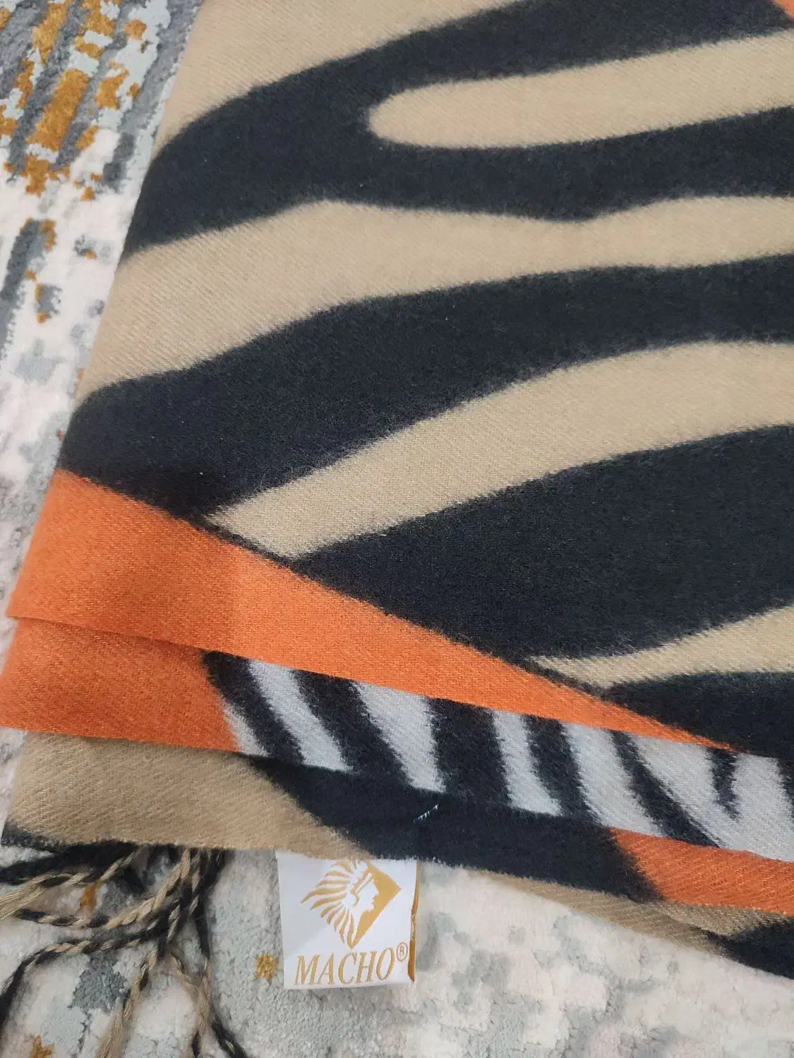 شال|لباس|کرج, دهقان ویلا|دیوار