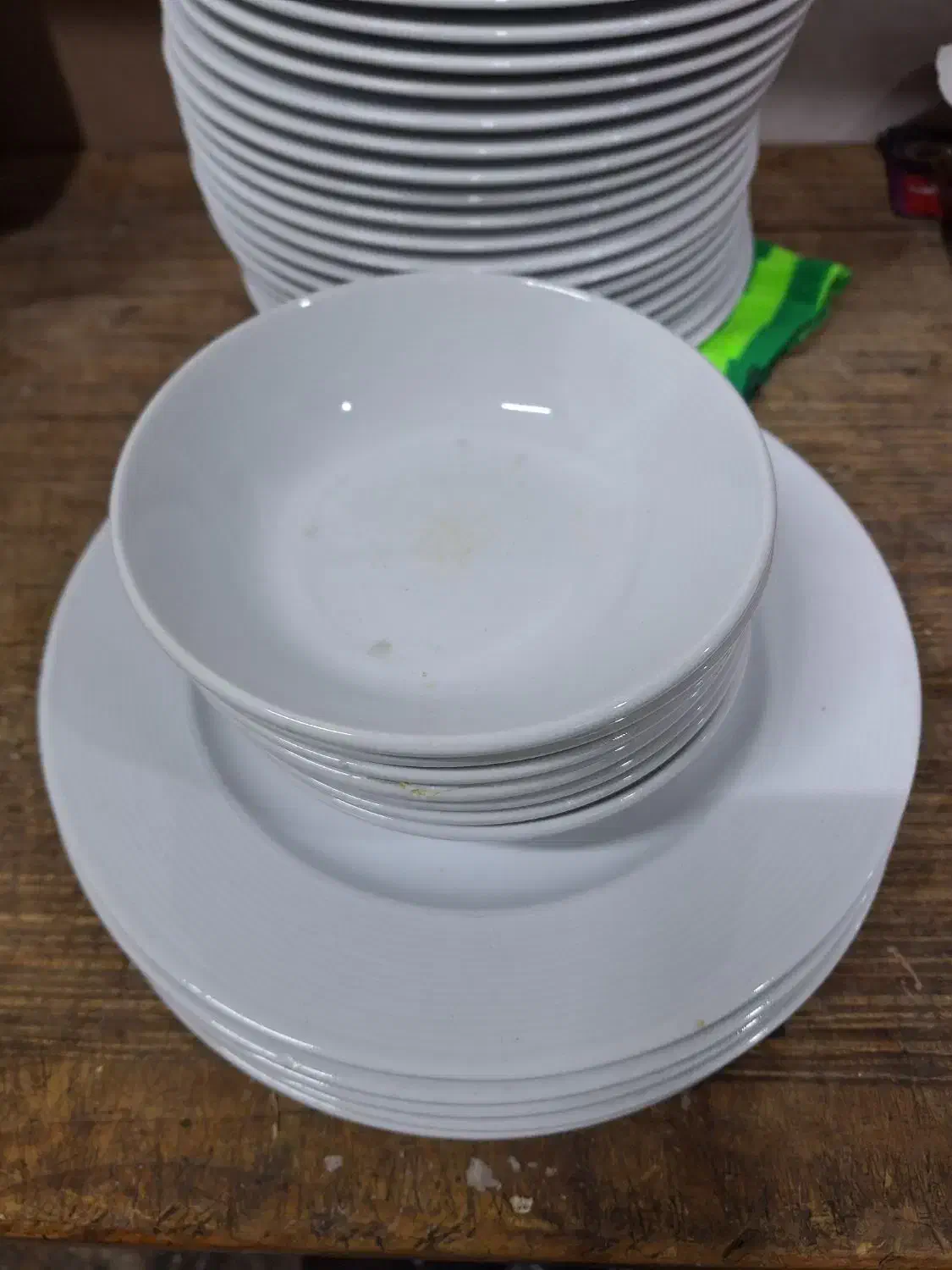 استخدام ظرفشور اقا، خانم در رستوران|استخدام خدمات فروشگاه و رستوران|تهران, مهران|دیوار