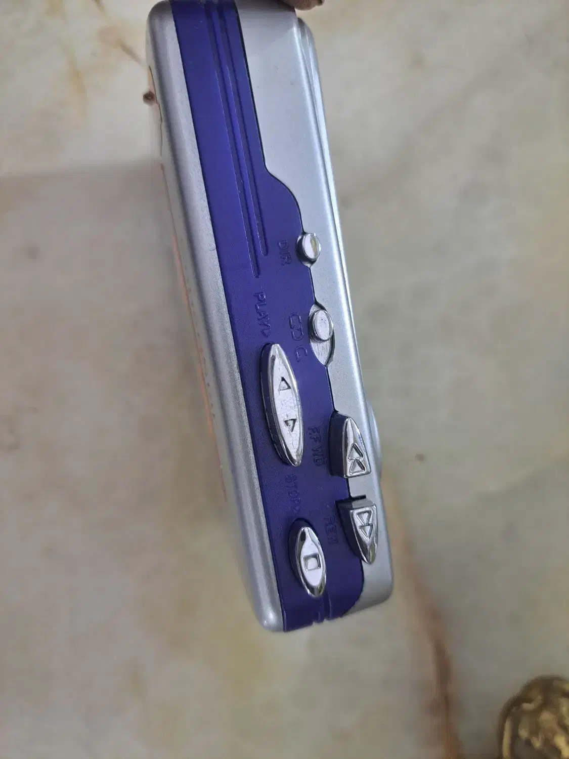 واکمن|پخش‌کننده همراه|قم, قلعه کامکار|دیوار