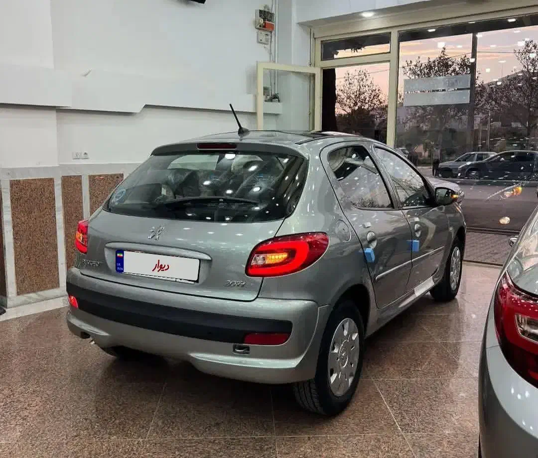 ۲۰۷ دنده سقف شیشه ای تیتانیوم|خودرو سواری و وانت|مهاباد (آذربایجان غربی), |دیوار