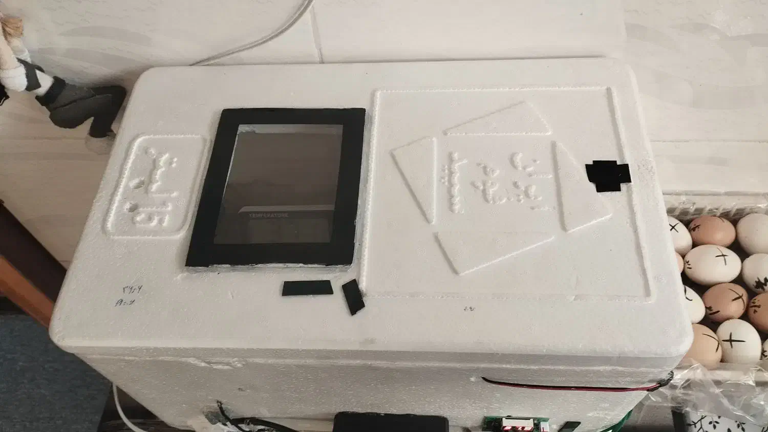 دستگاه جوجه کشی دستساز|لوازم جانبی حیوانات|بن, |دیوار