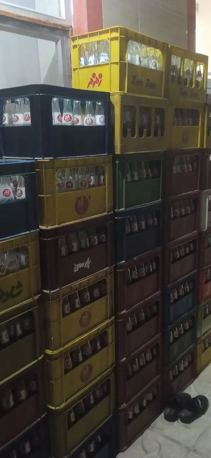 شیشه‌ی‌نوشابه|خوردنی و آشامیدنی|ممقان, |دیوار